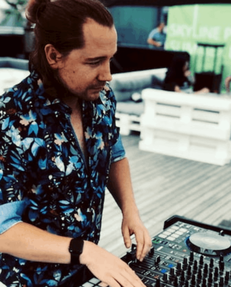 user-upload/business/work-media/yvf4vb2shpoga4lk8lpiyw_dj_chris force - event hochzeits dj.png